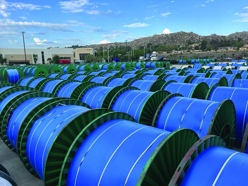 Razlika med srednjenapetostnimi in nizkonapetostnimi električnimi kabli.