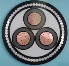 Kakšne so zahteve glede zmogljivosti za izolacijske materiale srednjenapetostnih napajalnih kablov?